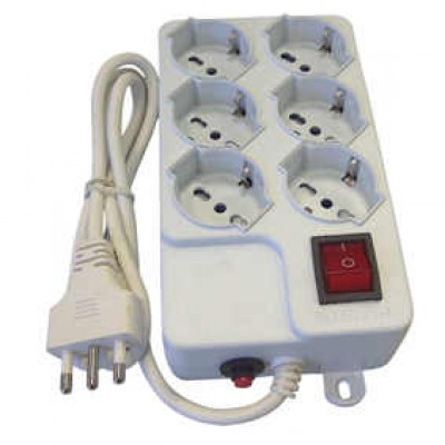 Multipresa universale con 6 posti 