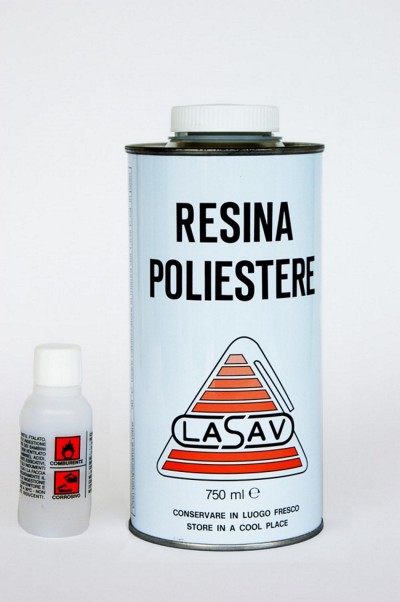 Resina poliestere liquida 750ml + catalizzatore