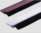 PARASPIFFERO ADESIVO X FONDOPORTA isola da spifferi polvere rumore 4cm x1mt circ